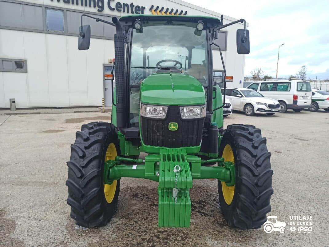 John Deere 5075E