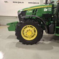 Tractor John Deere model 5115M