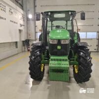 Tractor John Deere model 5115M