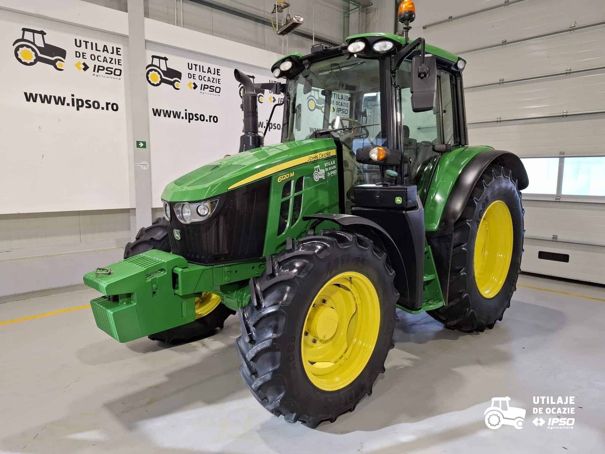 John Deere 6120M