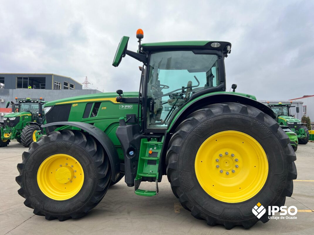 John Deere  6R 215