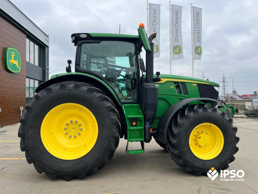 John Deere  6R 215