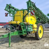 Sprayer tractat John Deere M740