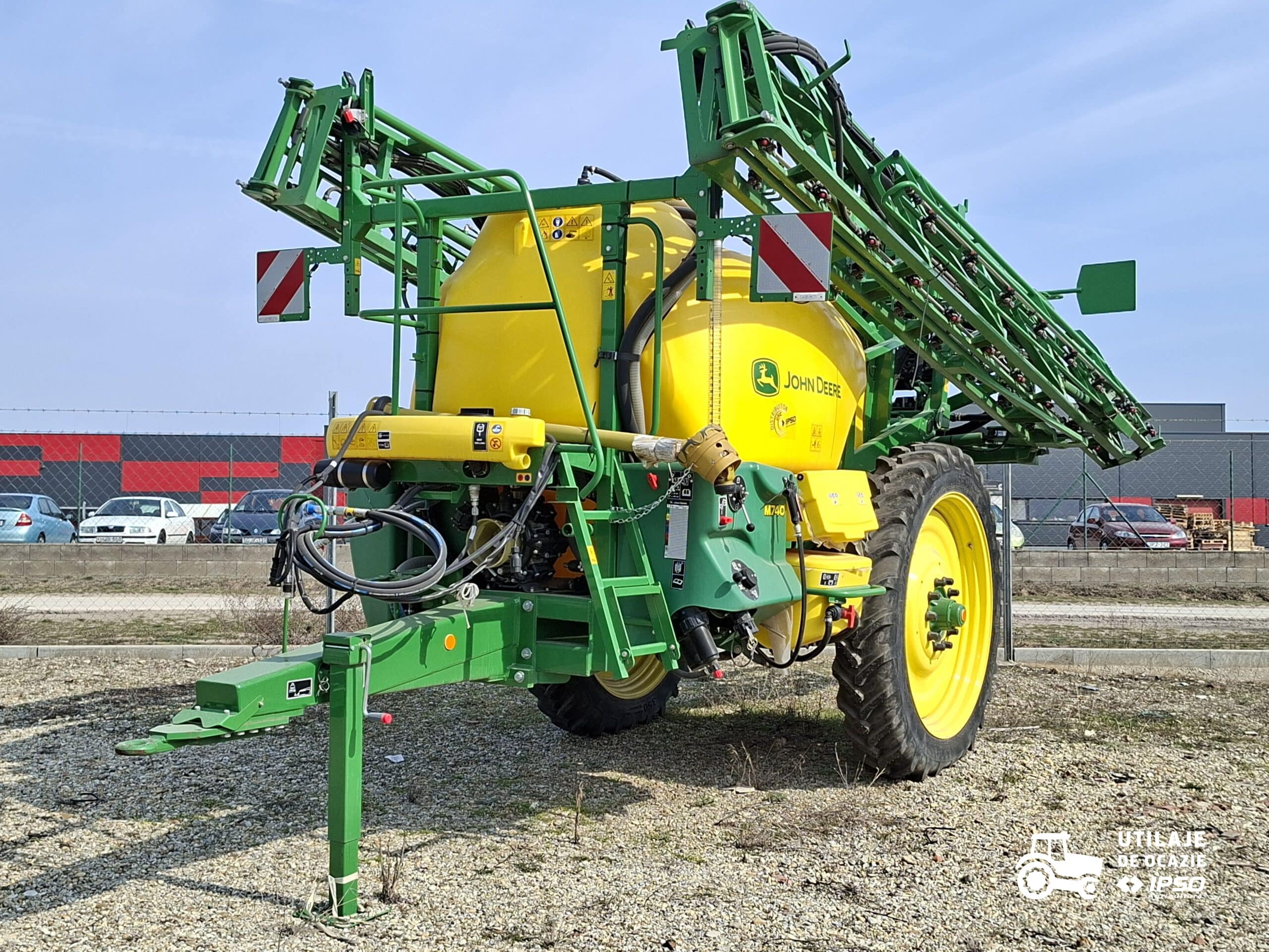 Sprayer tractat John Deere M740
