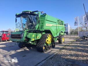20260408_090753 John Deere X9 1100 cu heder de paioase