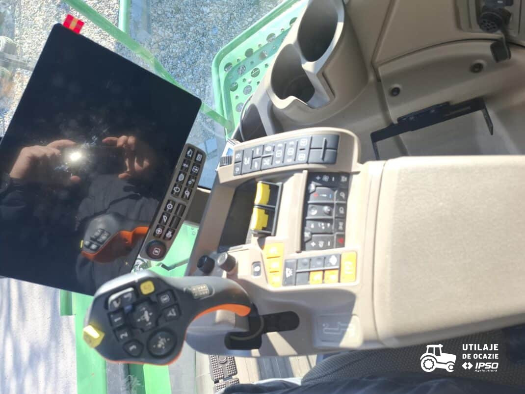 John Deere X9 1100 cu heder de paioase