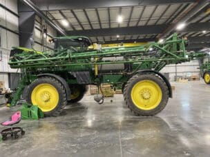 Sprayer John Deere R4038