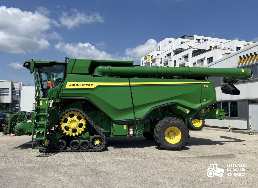 John Deere X9 1100 + Header RD45F
