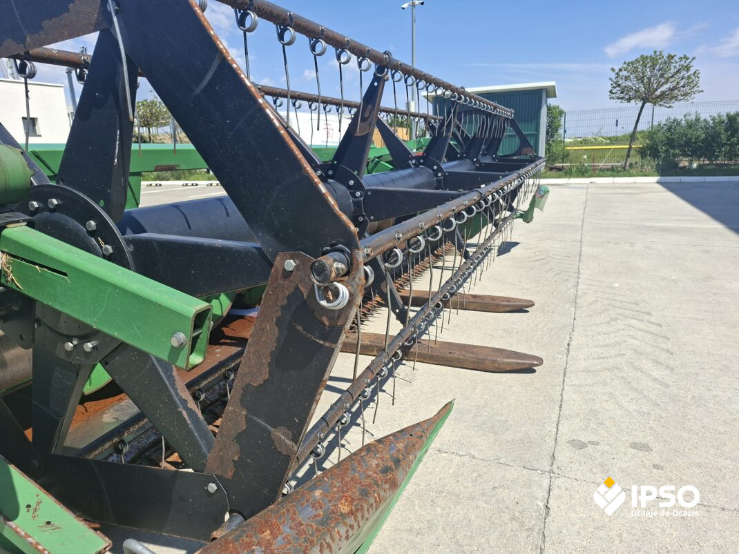 John Deere W440 + Header paioase