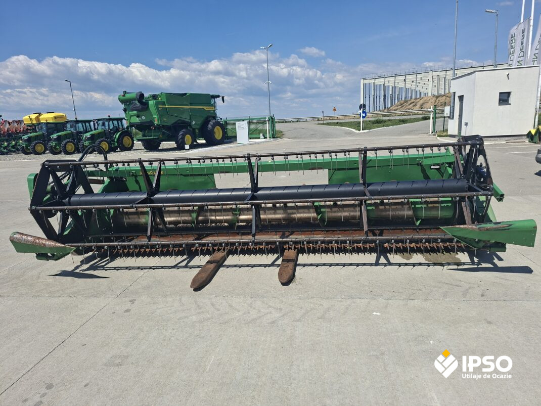 John Deere W440 + Header paioase