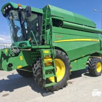 John Deere model W440 + Header 616R