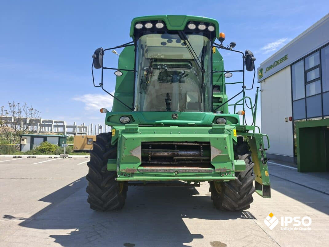John Deere W440 + Header paioase