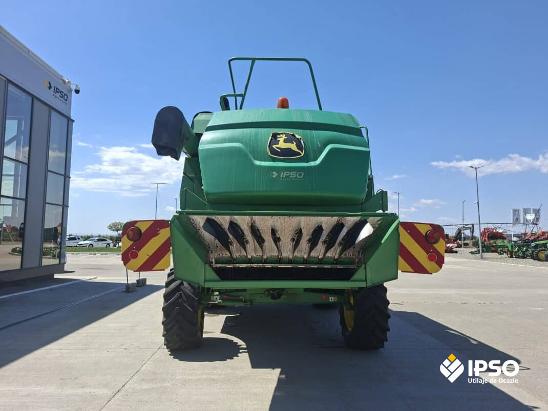 John Deere W440 + Header paioase