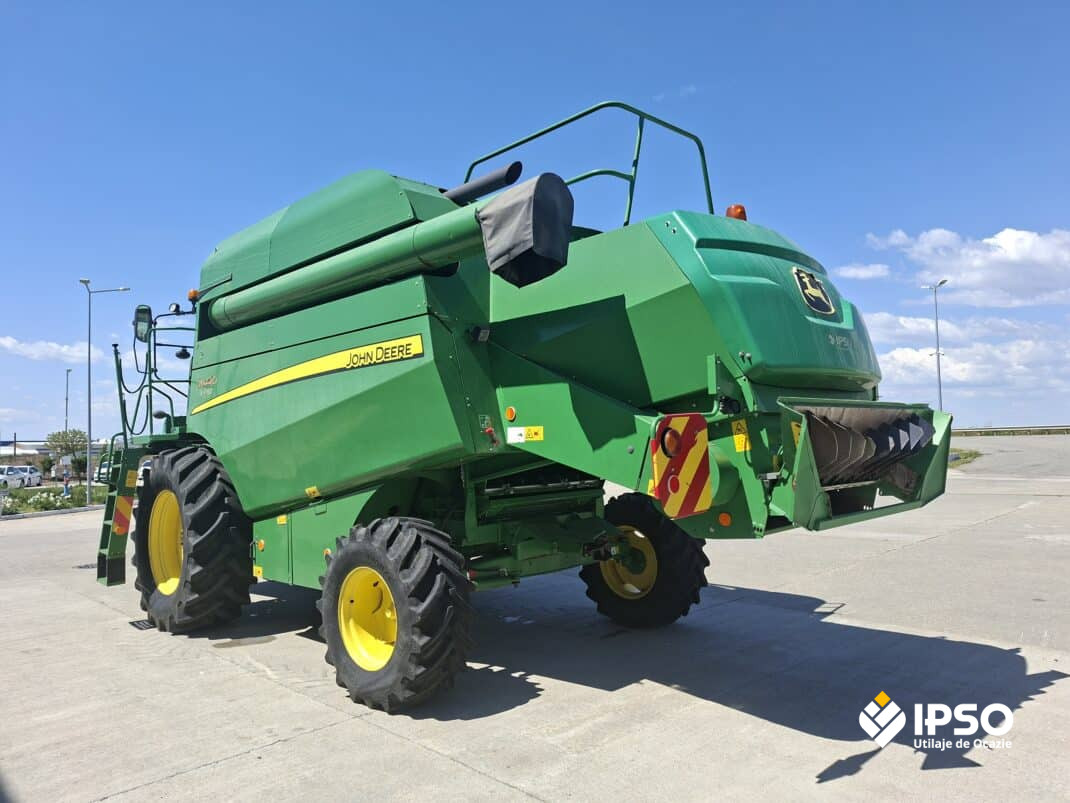 John Deere W440 + Header paioase