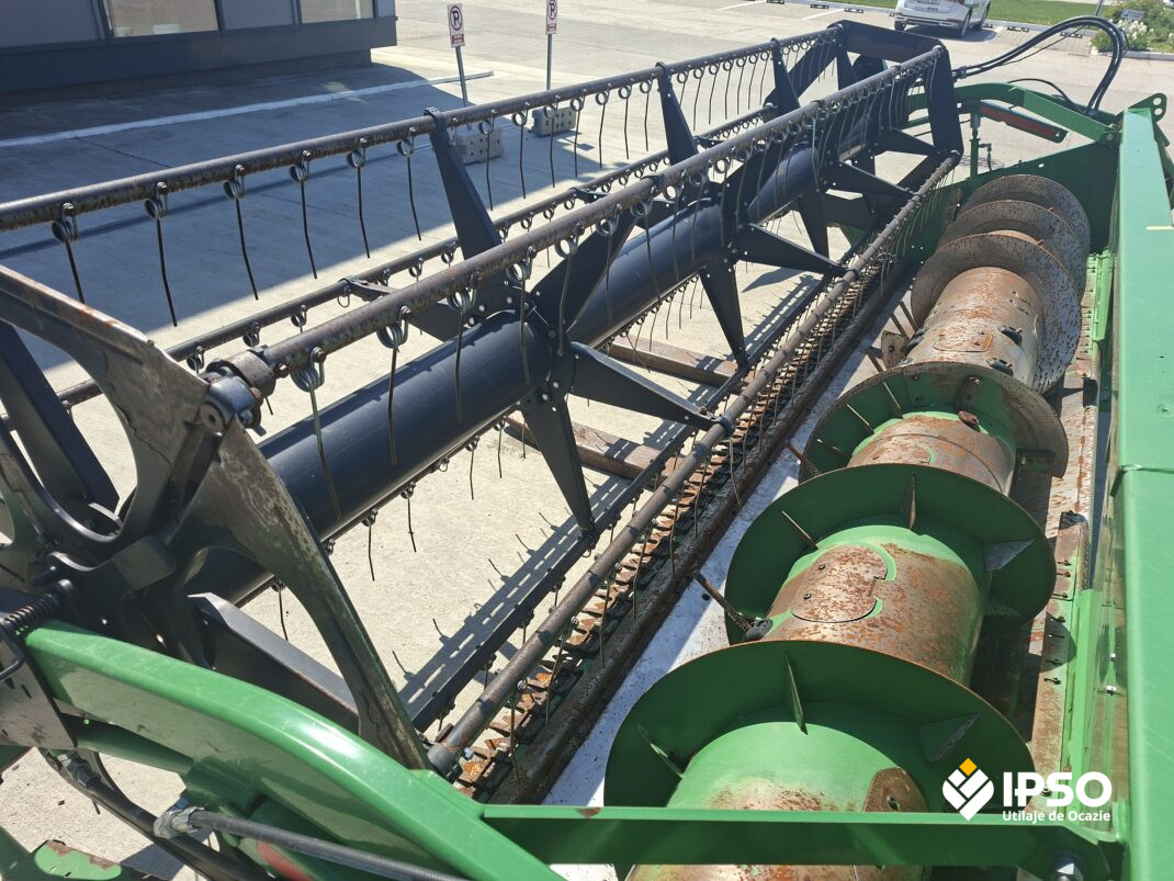 John Deere W440 + Header paioase