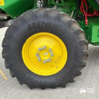 John Deere X9 1100 + Header HD40X