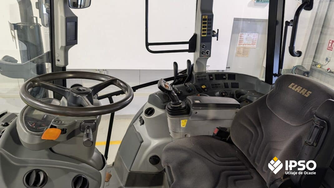 Claas Arion 450