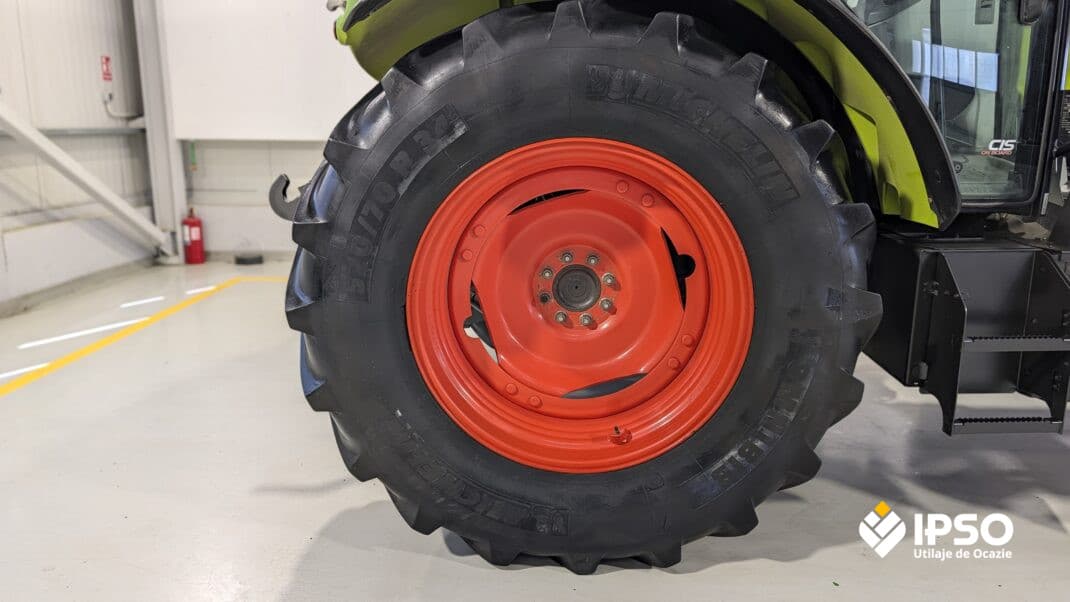 Claas Arion 450