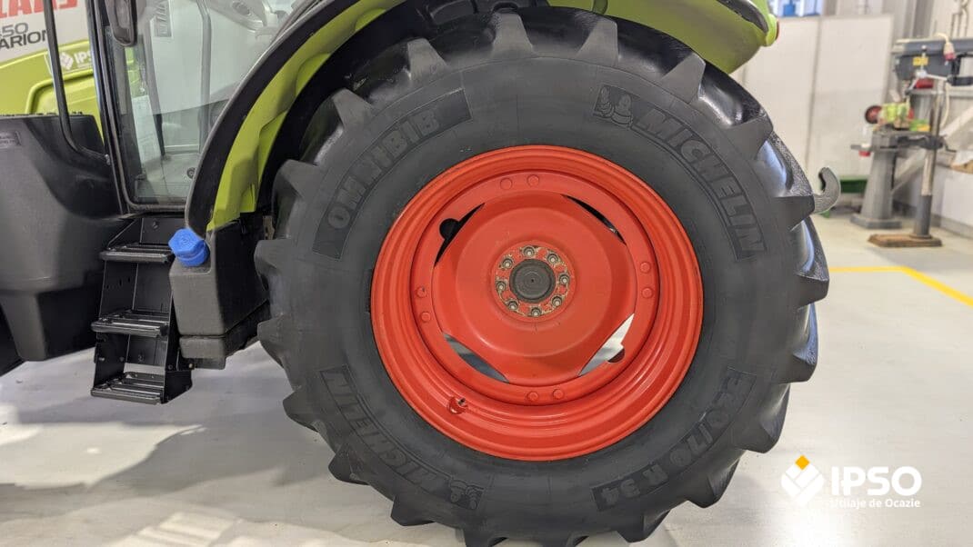 Claas Arion 450