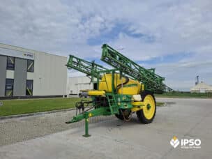 Sprayer tractat  John Deere 732