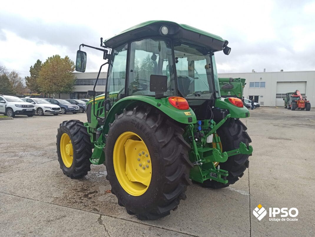John Deere 5075E
