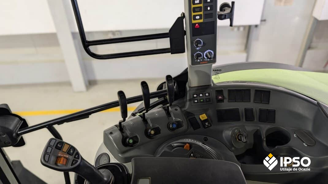 Claas Arion 450