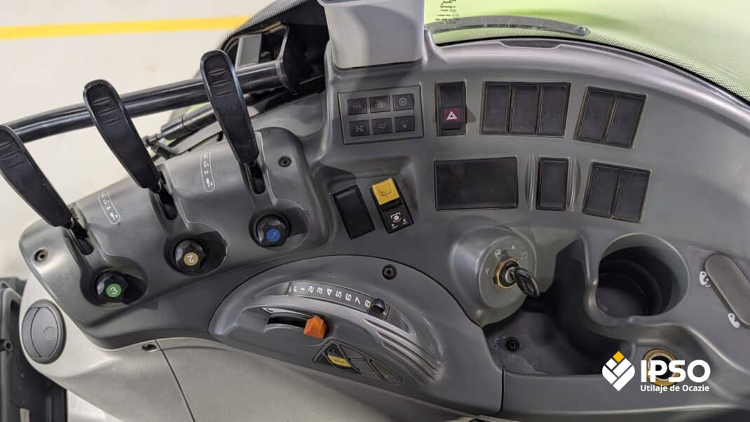 Claas Arion 450
