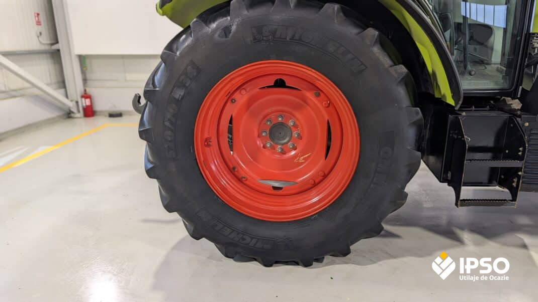Claas Arion 450