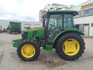 John Deere 5075E