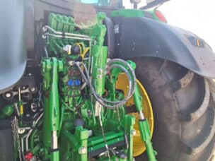 John Deere 6R 215