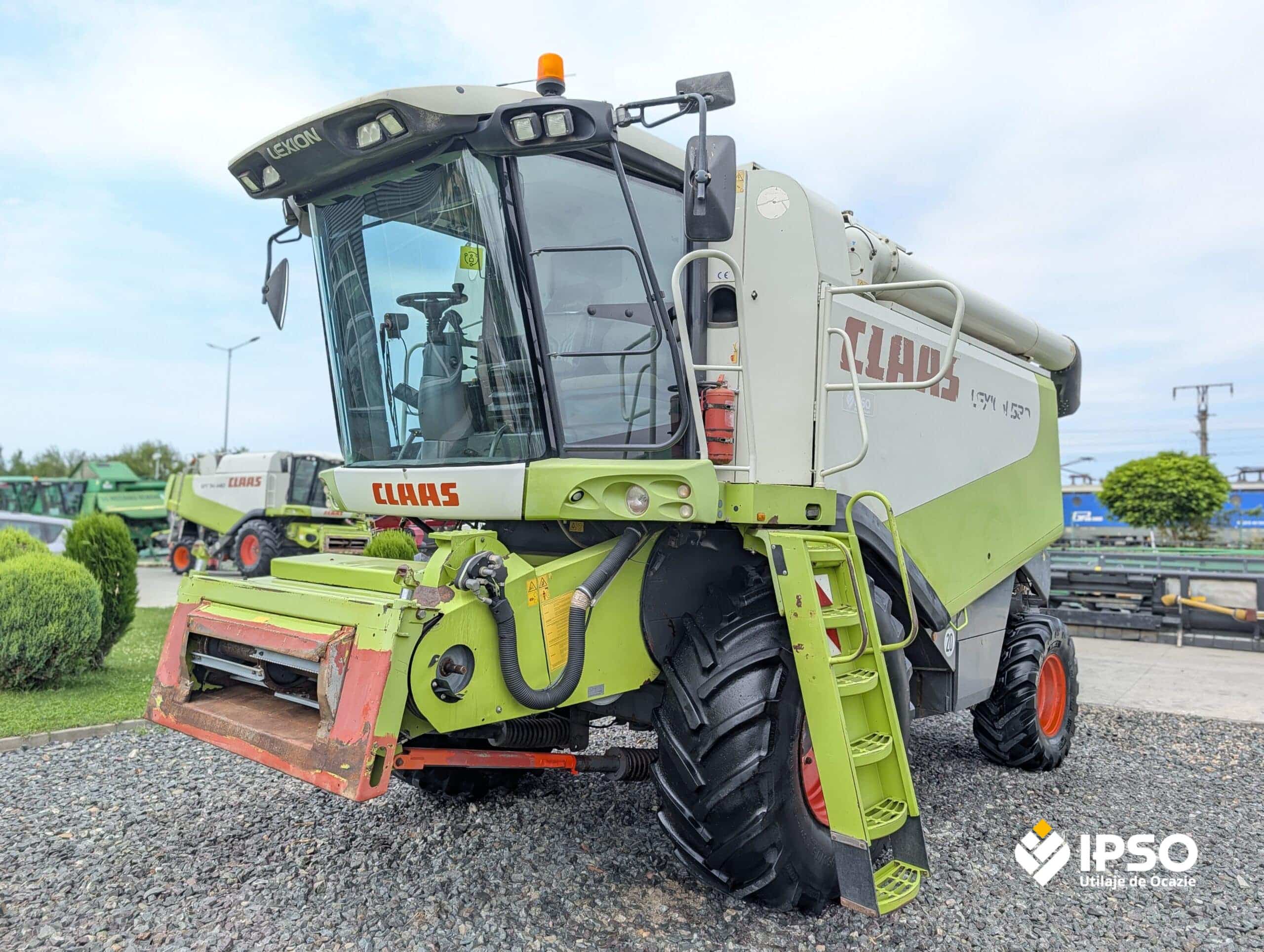 Claas Lexion 520 + Headere paioase si porumb