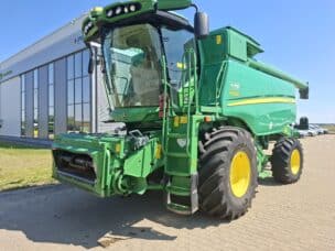 John Deere T660