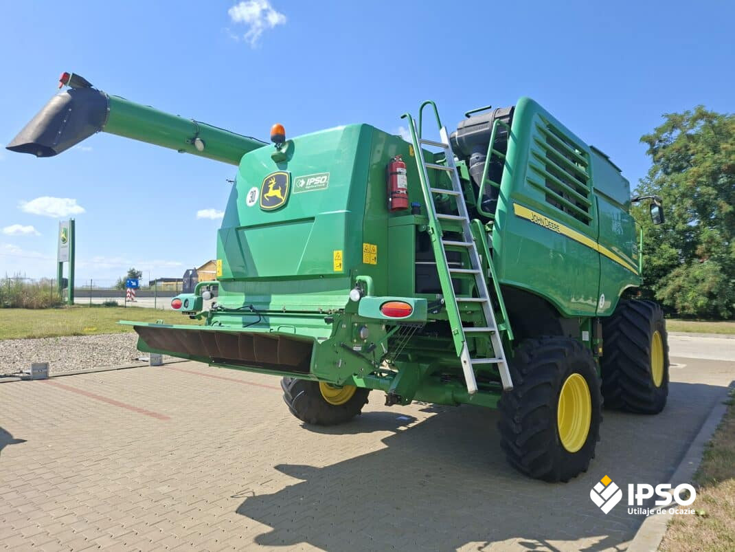 John Deere T660