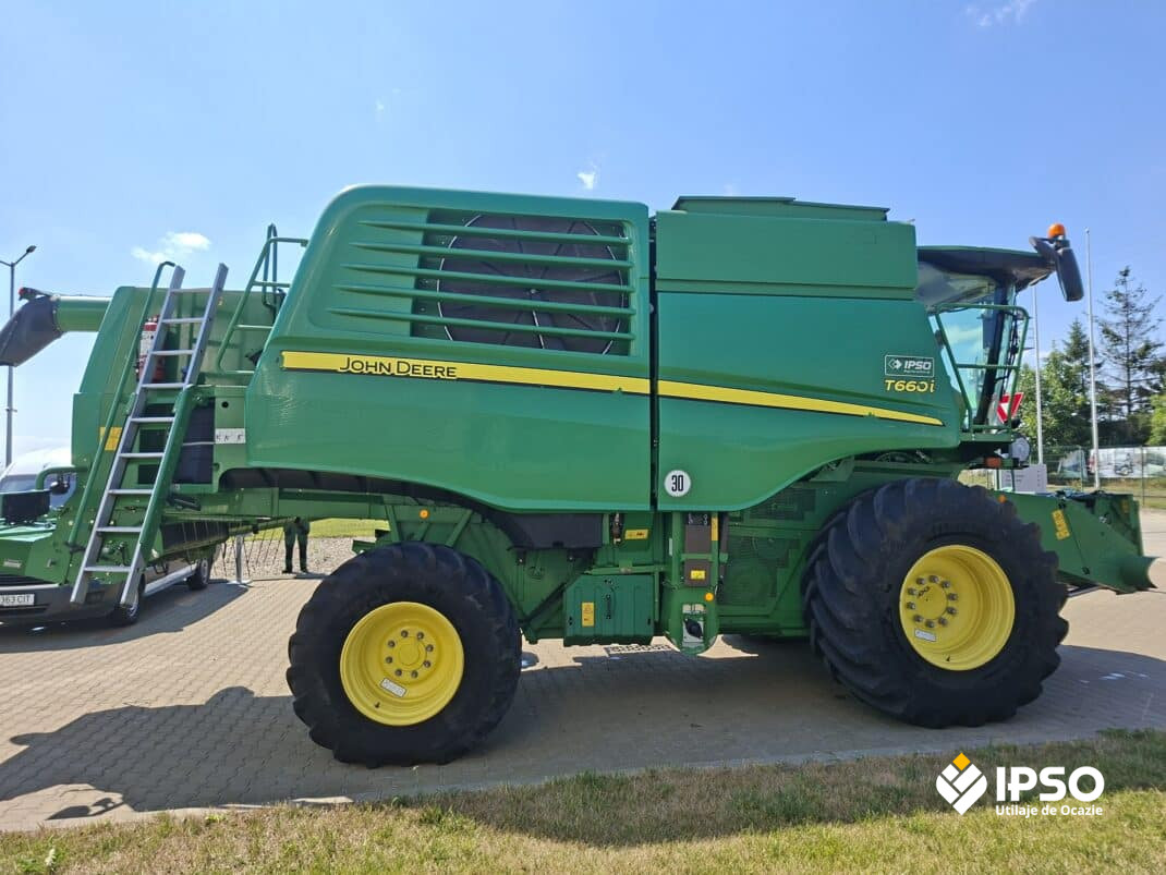 John Deere T660