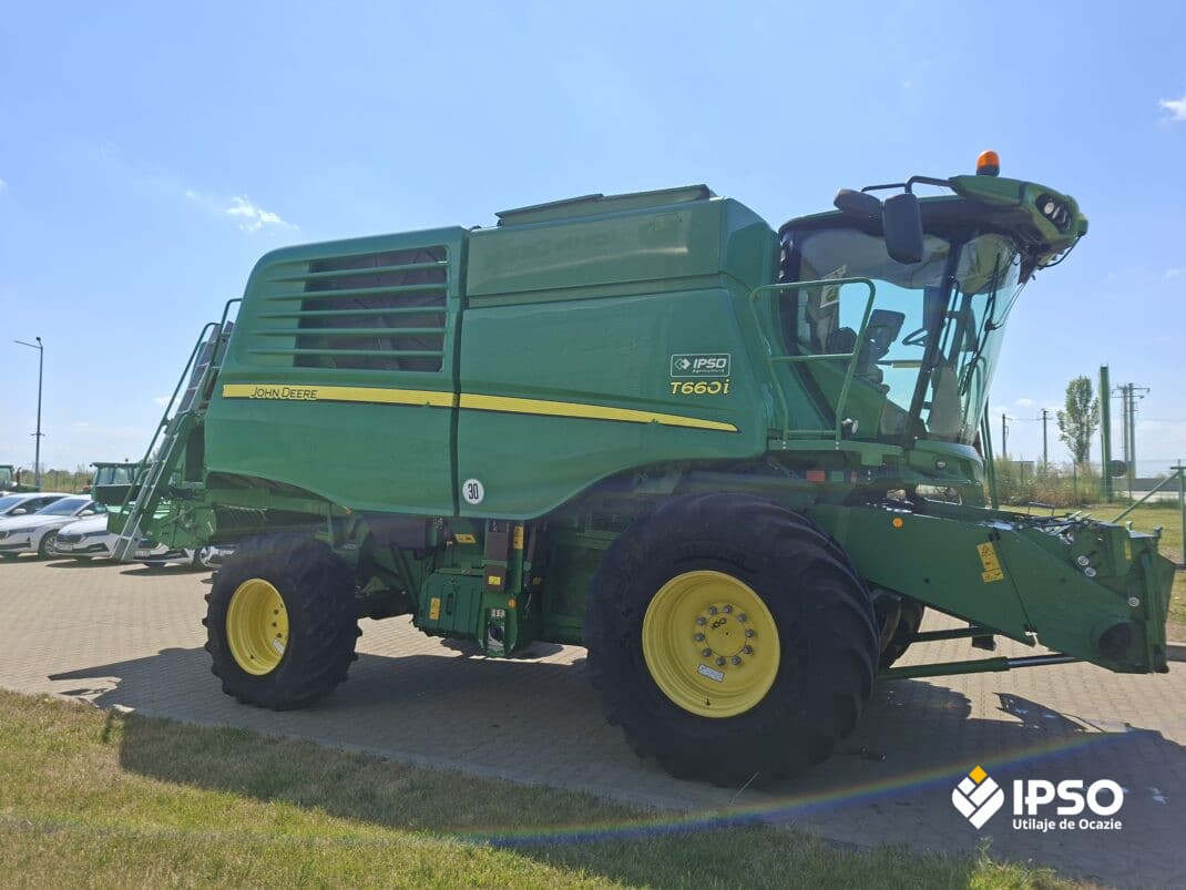 John Deere T660