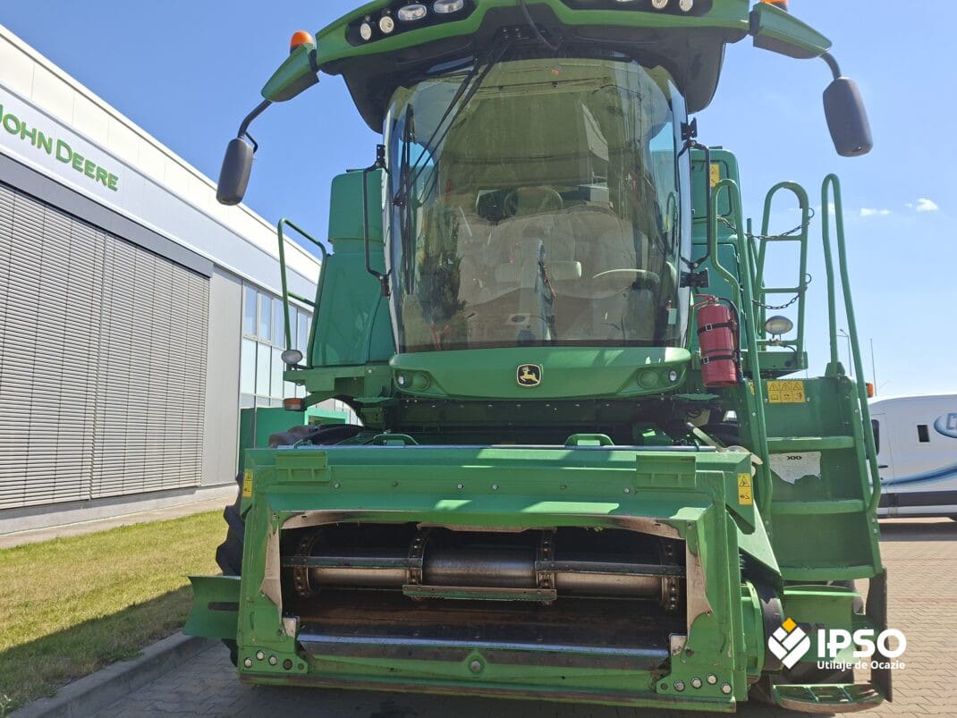John Deere T660