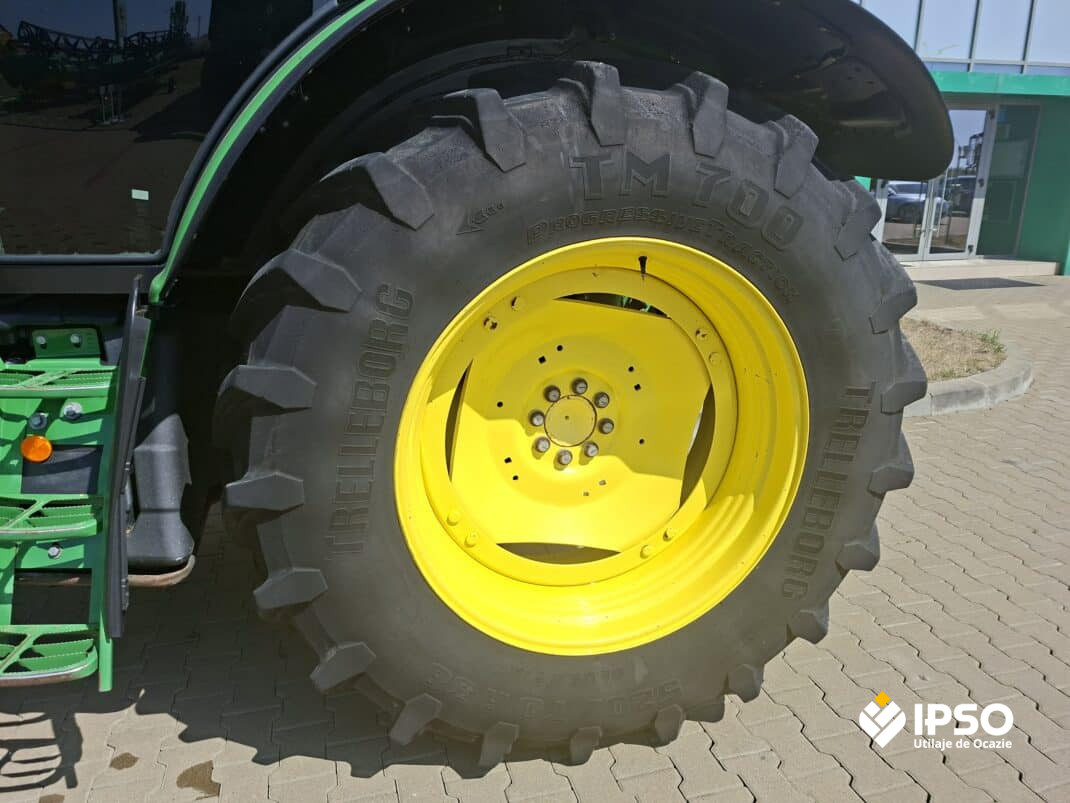 John Deere 6120R +623RC