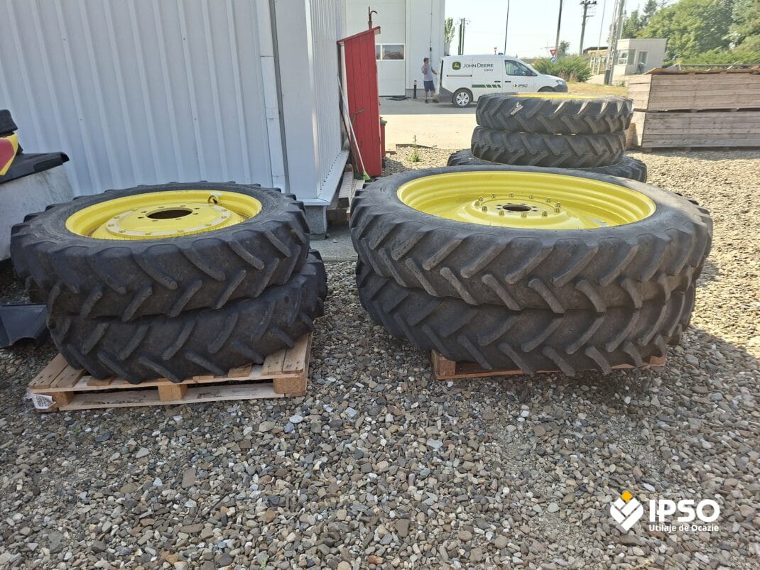 John Deere 6120R +623RC