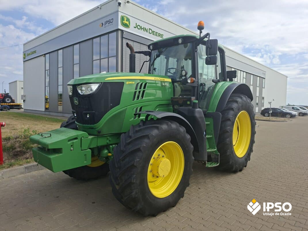 John Deere 6195M