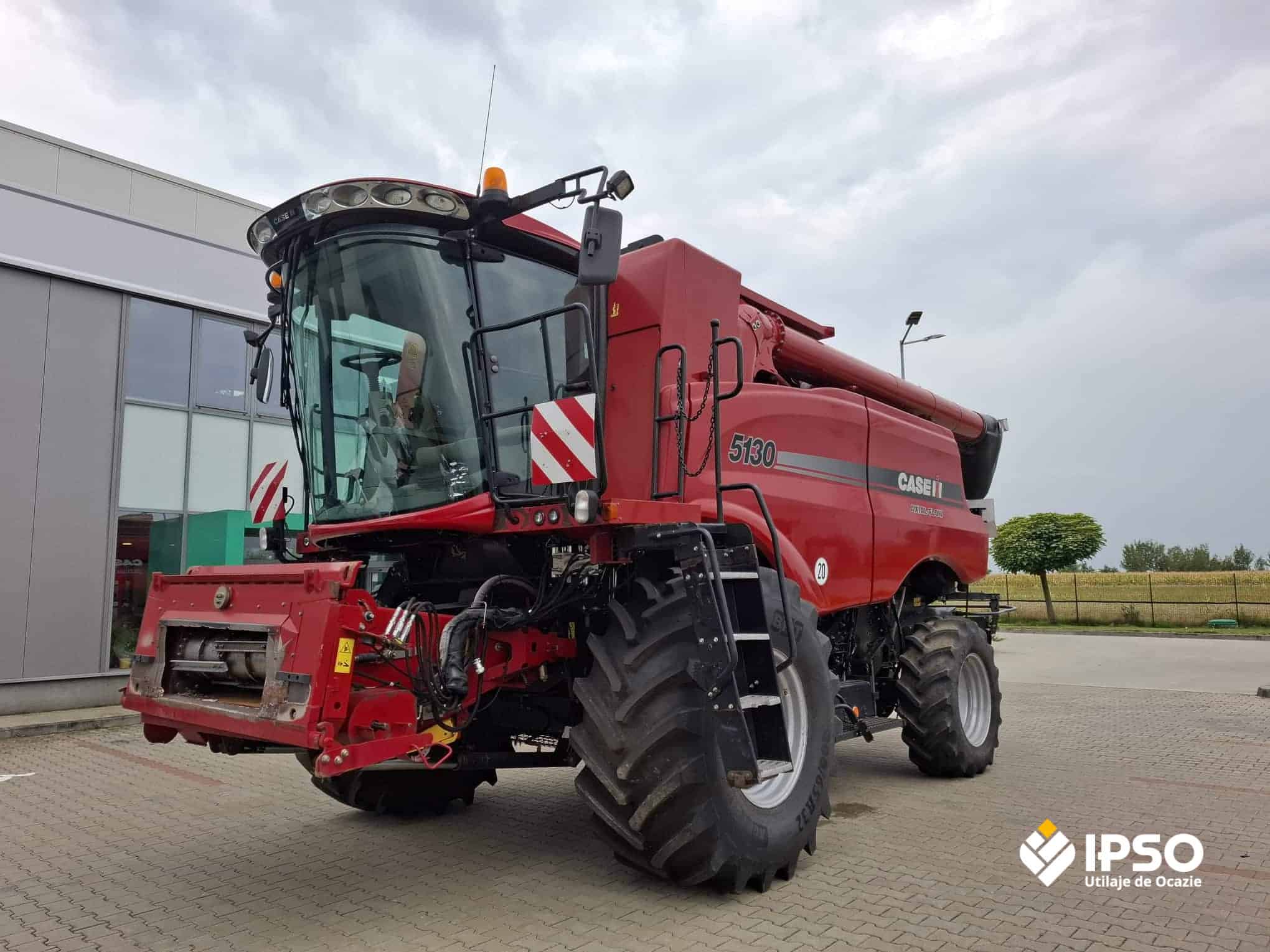 Case Axial Flow 5130 + Header paioase