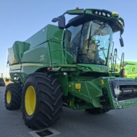 John Deere S770 + Header paioase