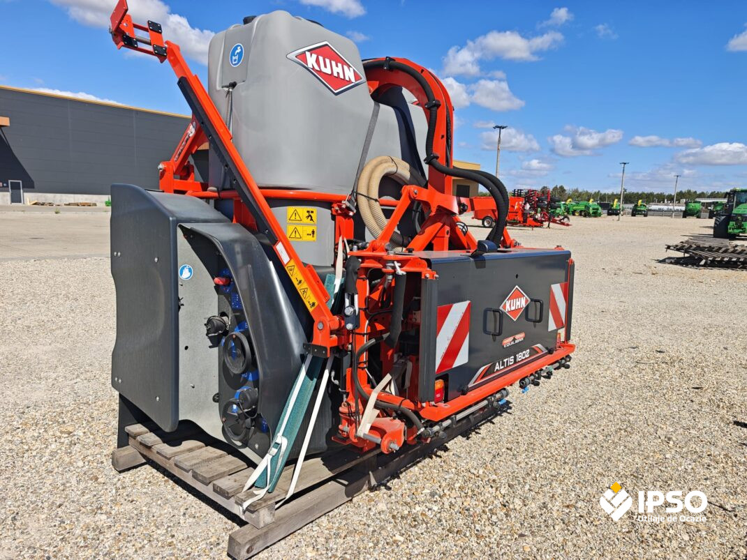 Sprayer purtat Kuhn Altis 1800