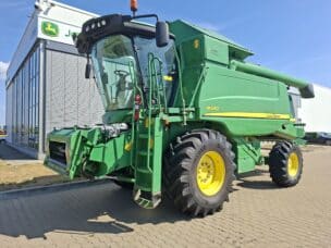 John Deere W540 + Header paioase