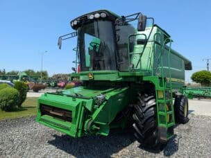 John Deere T660