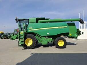 John Deere W650 + Header paioase